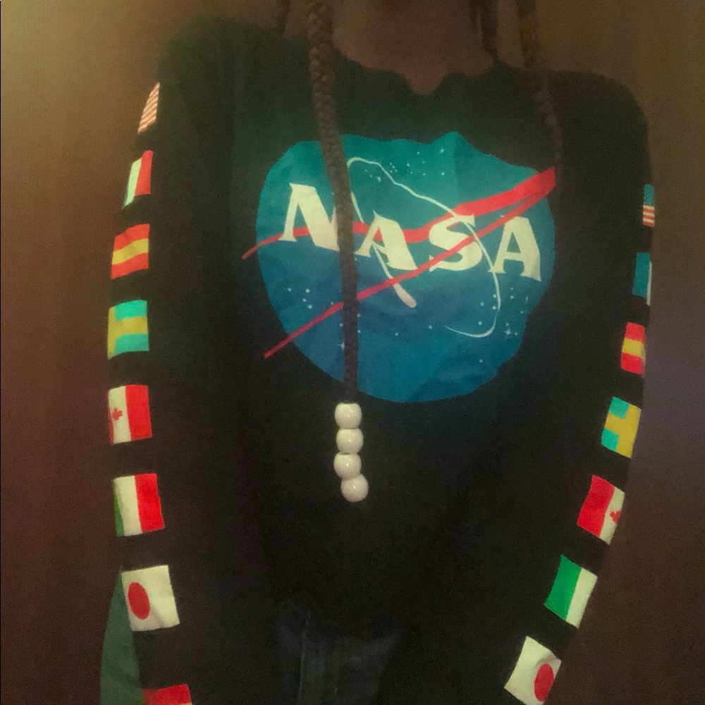 Medium Black NASA long sleeve t-shirt